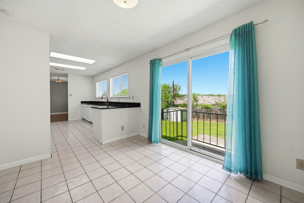 4507 Sherwood Way - Photo 10