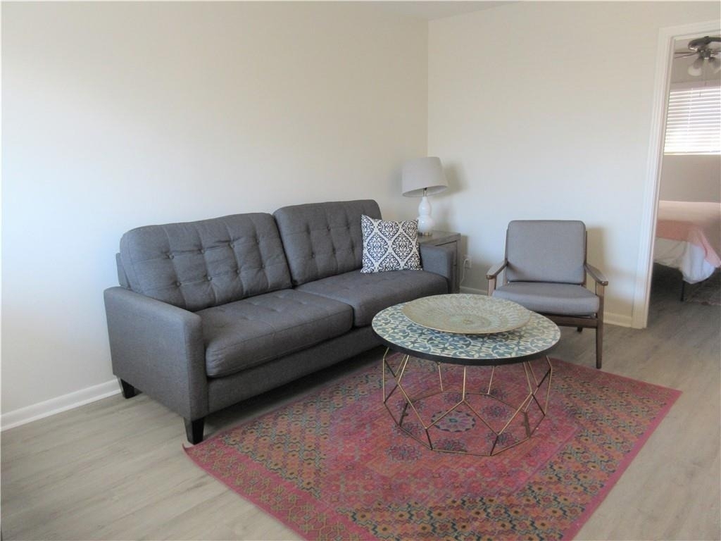926 E Dean Keeton St - Photo 4