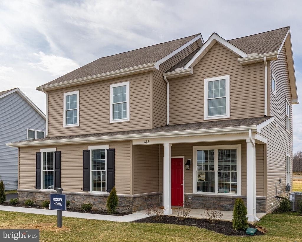 519 Horsey Boulevard - Photo 0