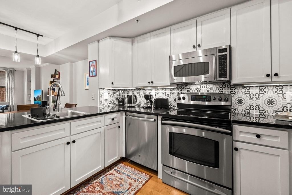 631 D Street Nw - Photo 6