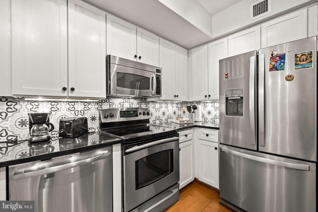 631 D Street Nw - Photo 8