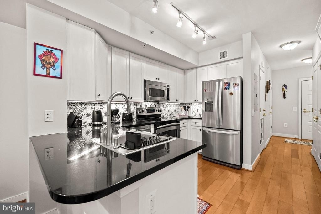 631 D Street Nw - Photo 5