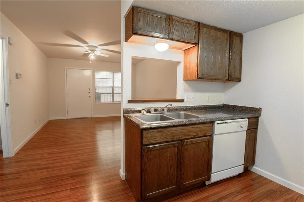 710 E Dean Keeton St - Photo 2