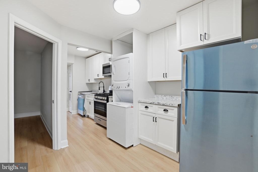 1250 Queen Street Ne - Photo 3