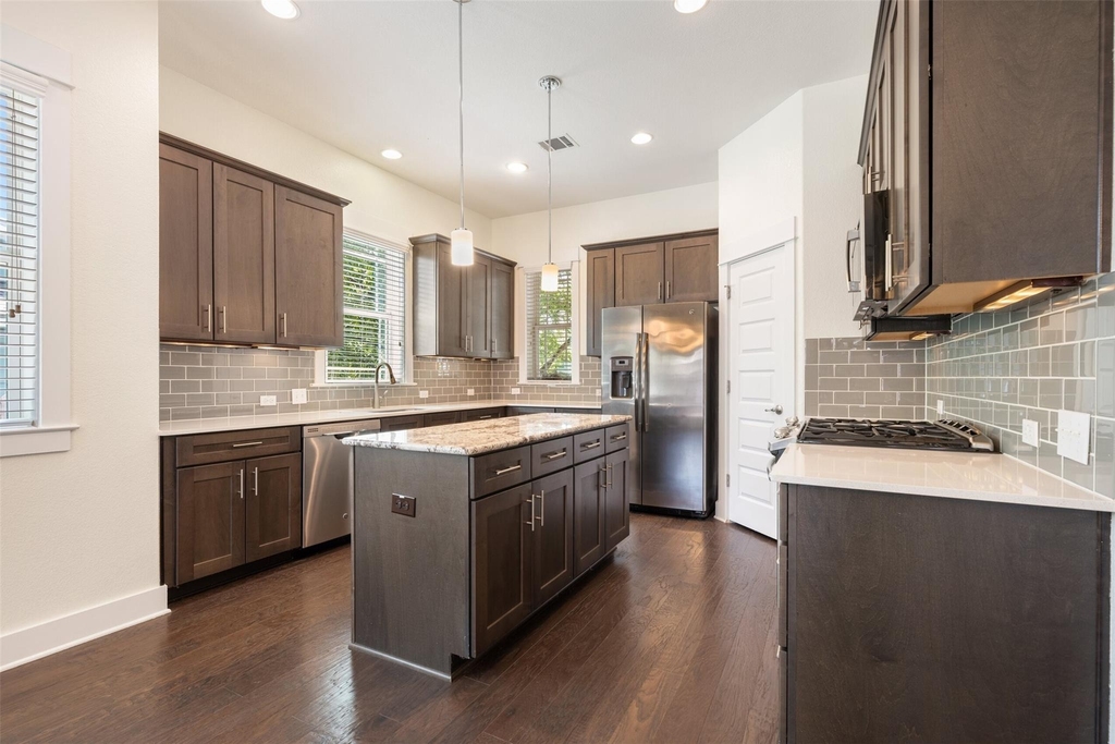 5407 Link Ave - Photo 2