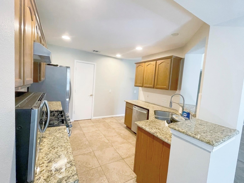 104 Cattail Cv - Photo 10