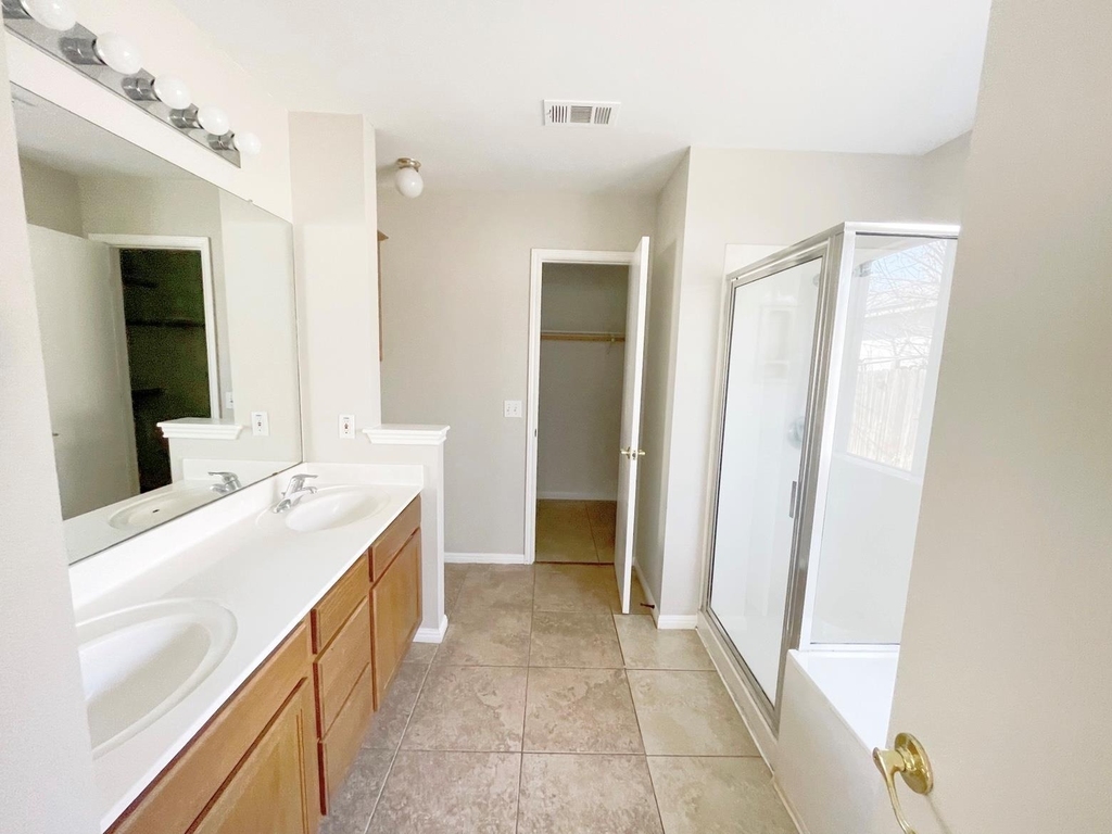 104 Cattail Cv - Photo 12