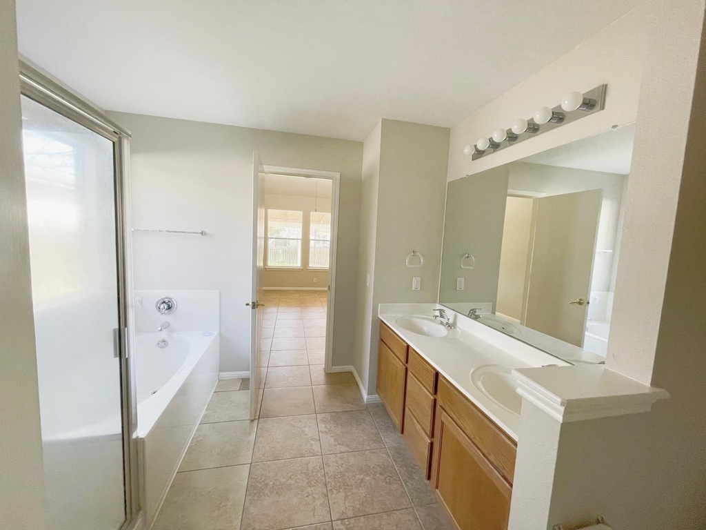 104 Cattail Cv - Photo 13
