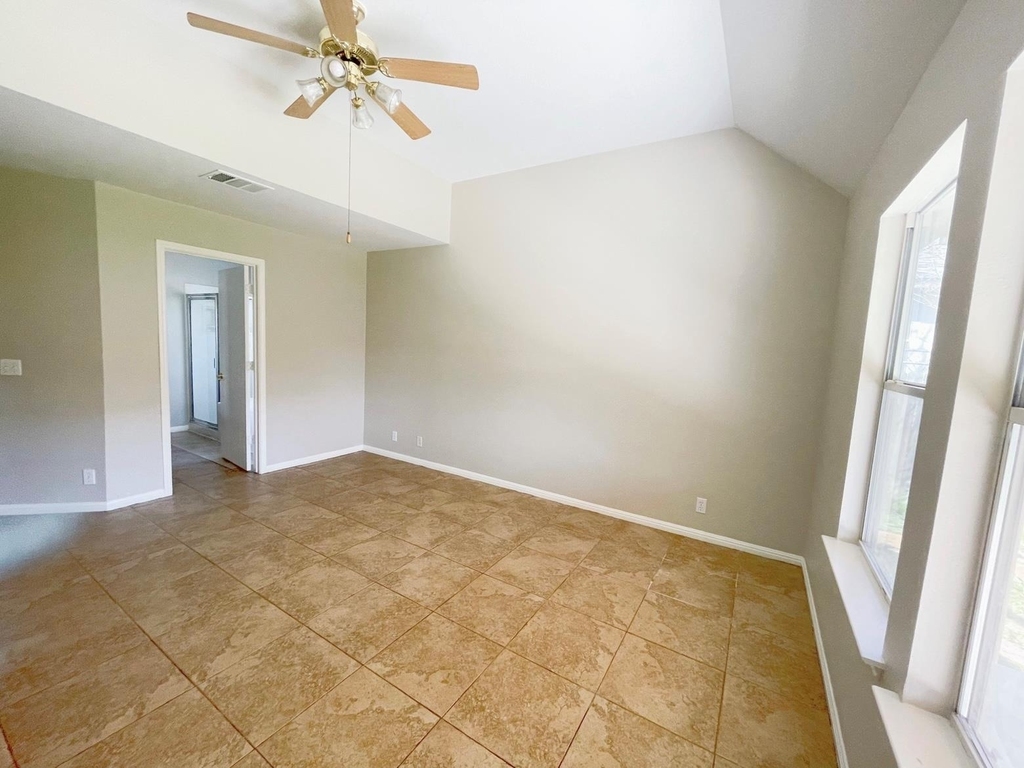 104 Cattail Cv - Photo 14