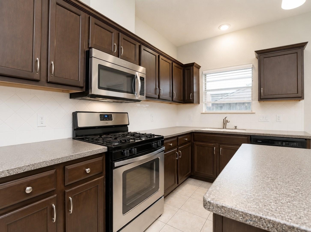 13461 Gent Dr - Photo 8