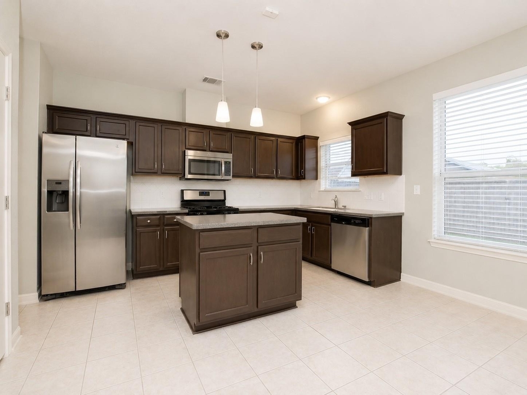 13461 Gent Dr - Photo 9