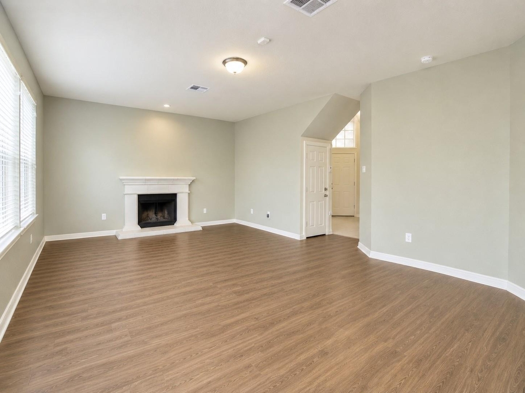 13461 Gent Dr - Photo 6