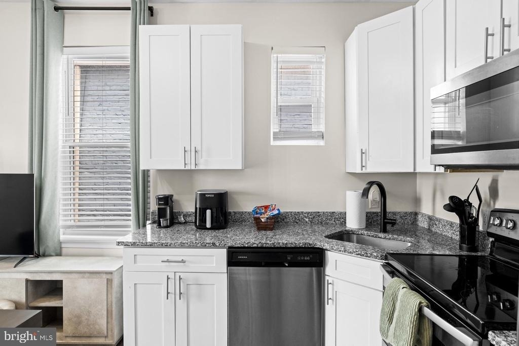 59 Rhode Island Avenue Nw - Photo 9