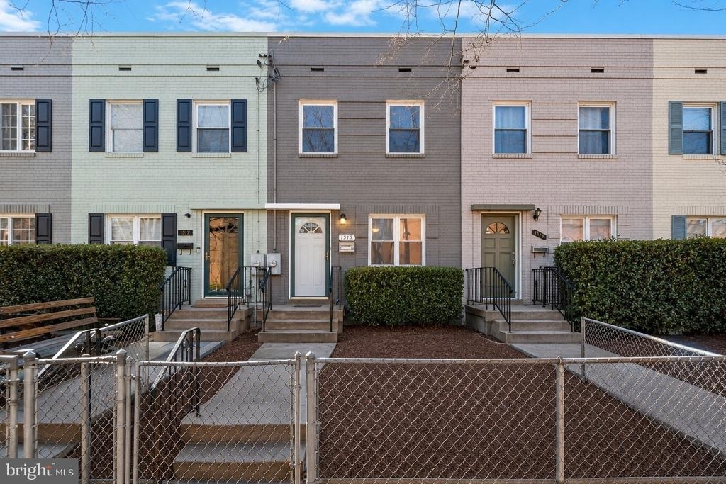 1515 1st Street Sw - Photo 1