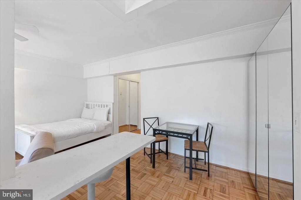 2130 N Street Nw - Photo 9