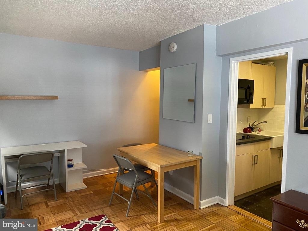 2141 I Street Nw - Photo 2