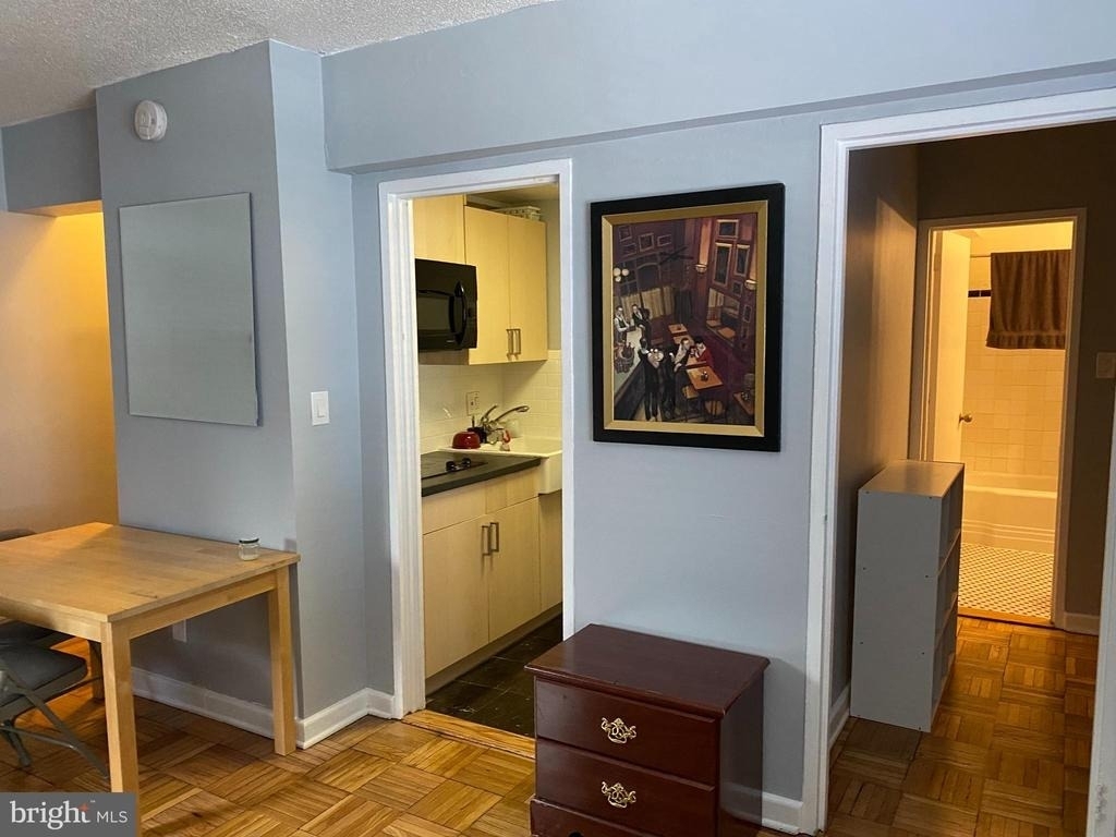 2141 I Street Nw - Photo 3