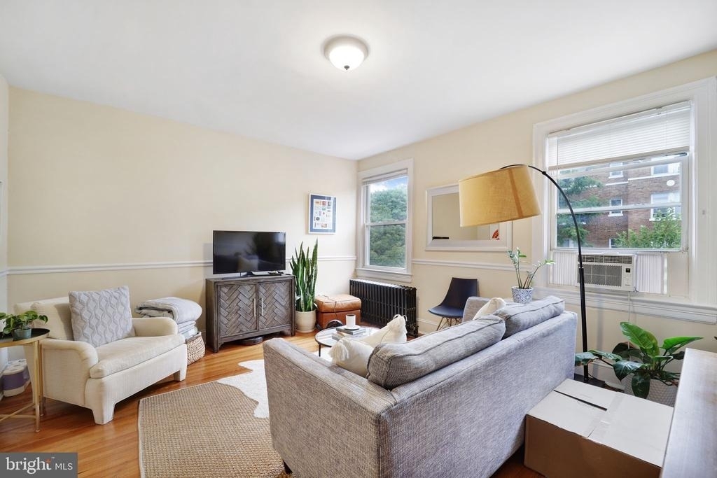 1426 12th Street Nw - Photo 3