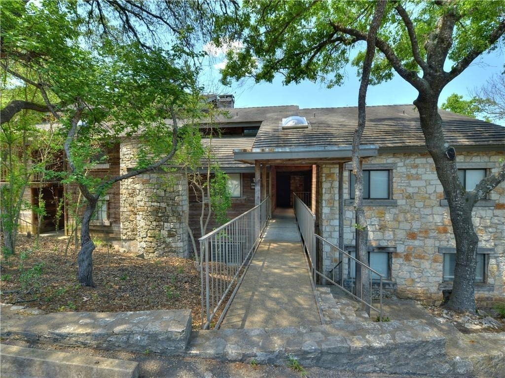 8200 Neely Dr - Photo 0