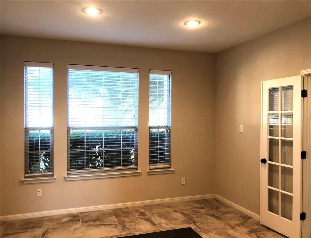 20625 Farm Pond Ln - Photo 4