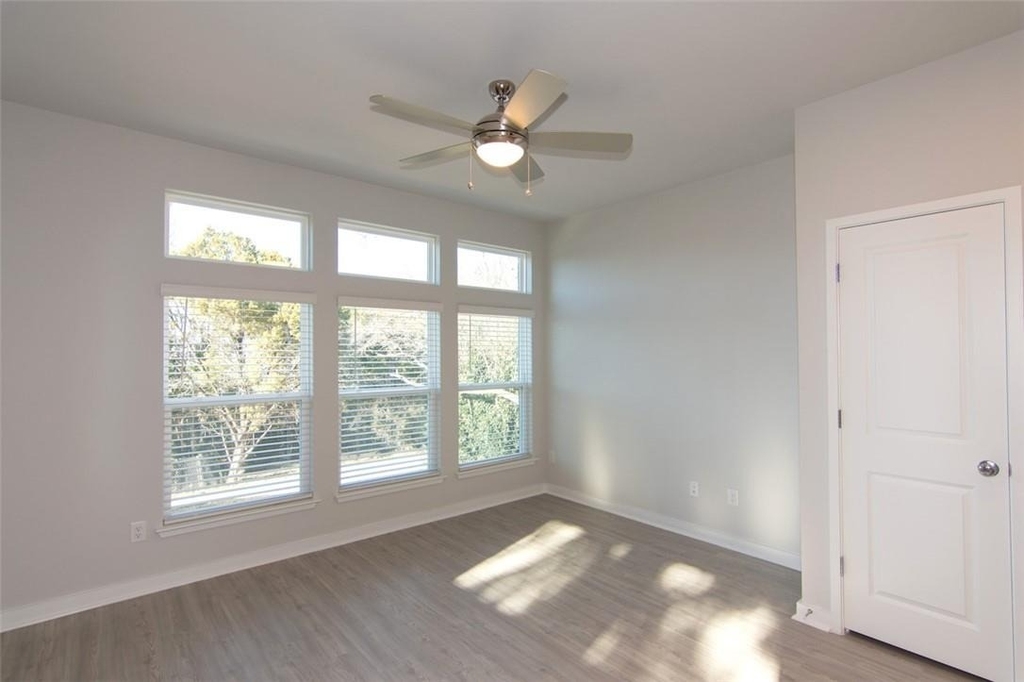 605 W South St - Photo 4