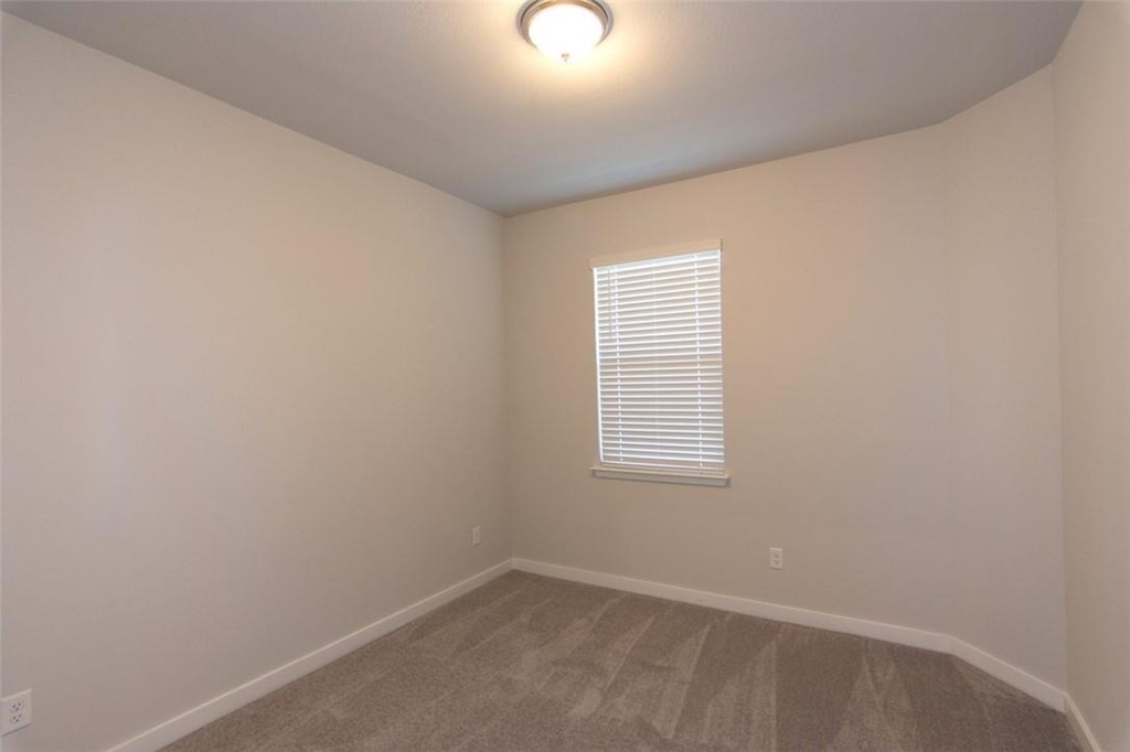 605 W South St - Photo 21