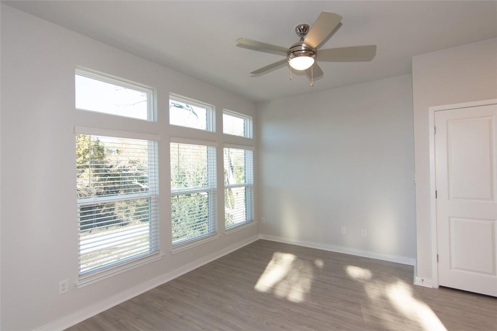 605 W South St - Photo 5