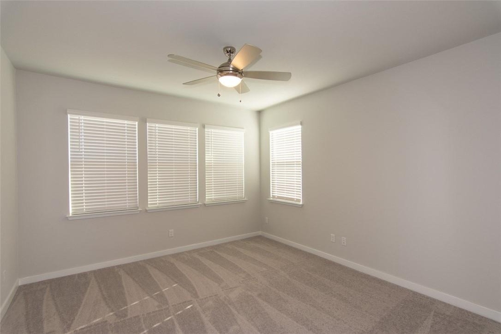 605 W South St - Photo 17