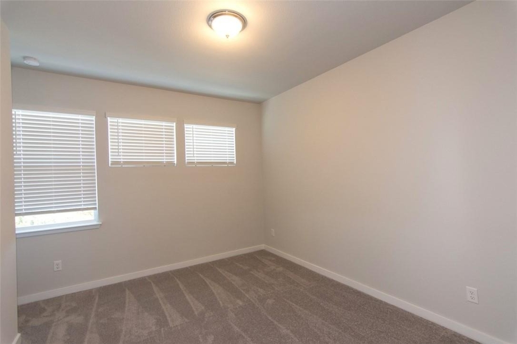 605 W South St - Photo 23