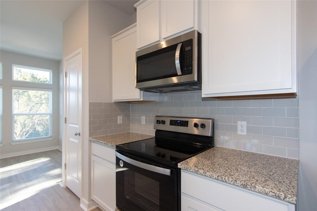 605 W South St - Photo 14