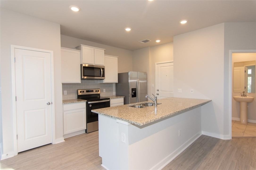 605 W South St - Photo 10