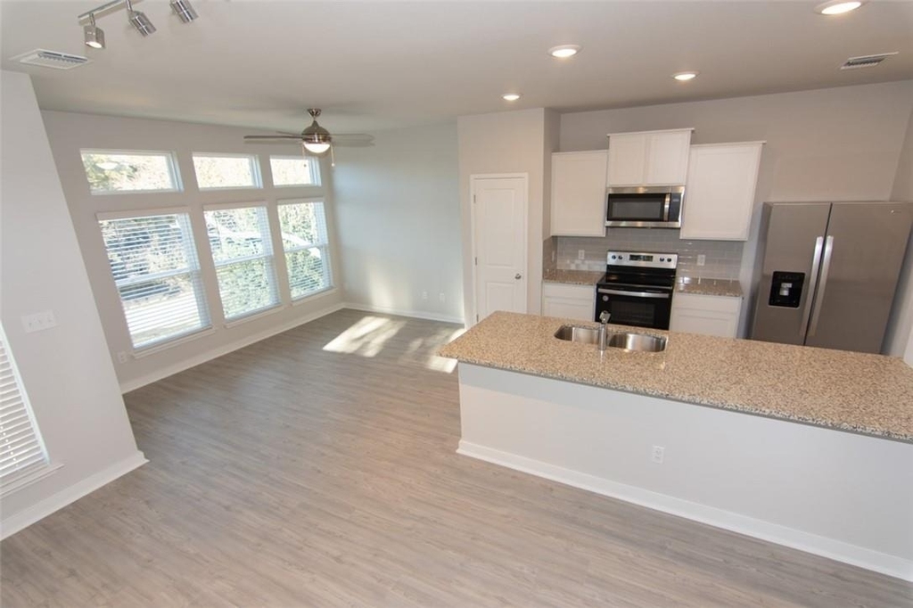 605 W South St - Photo 16