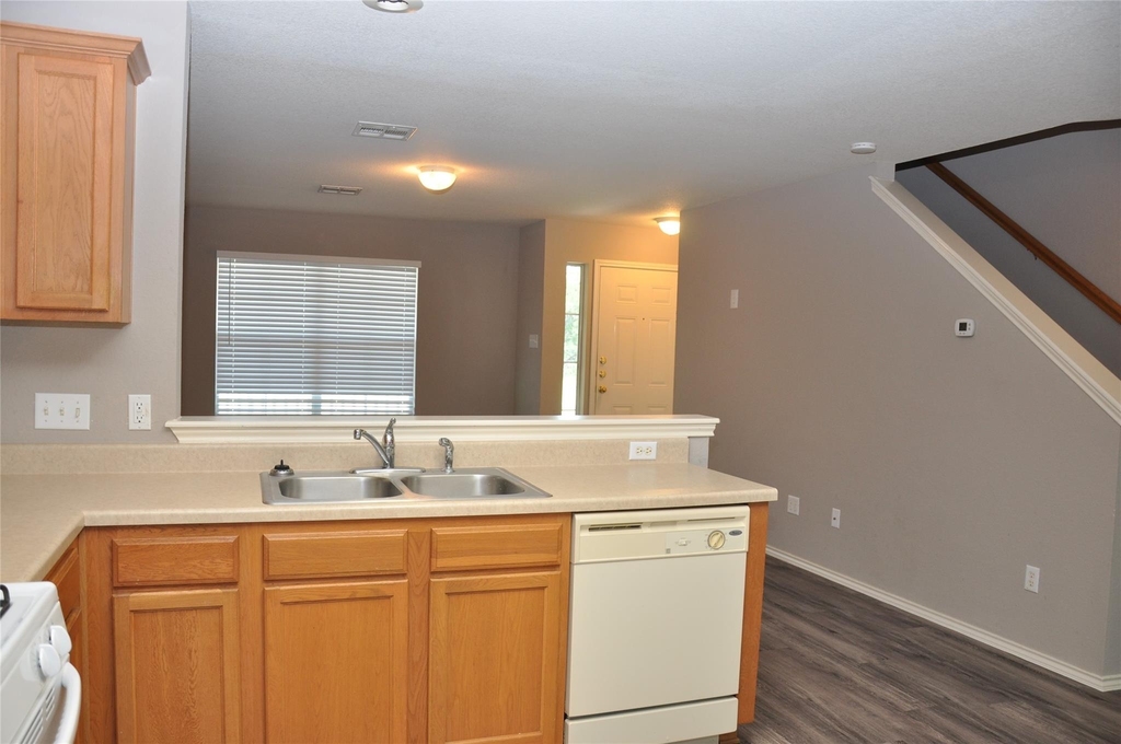 1328 Davis Mountain Loop - Photo 3