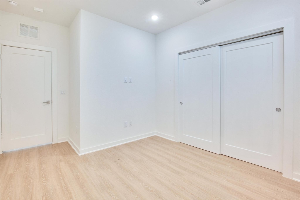 4802 S Congress Ave - Photo 13