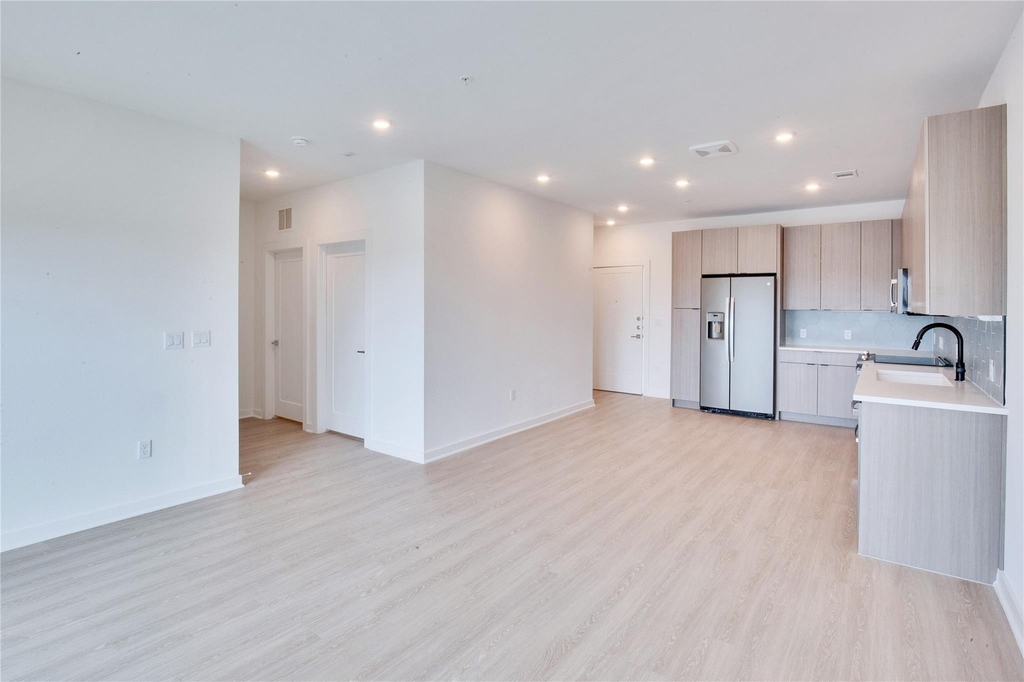 4802 S Congress Ave - Photo 6