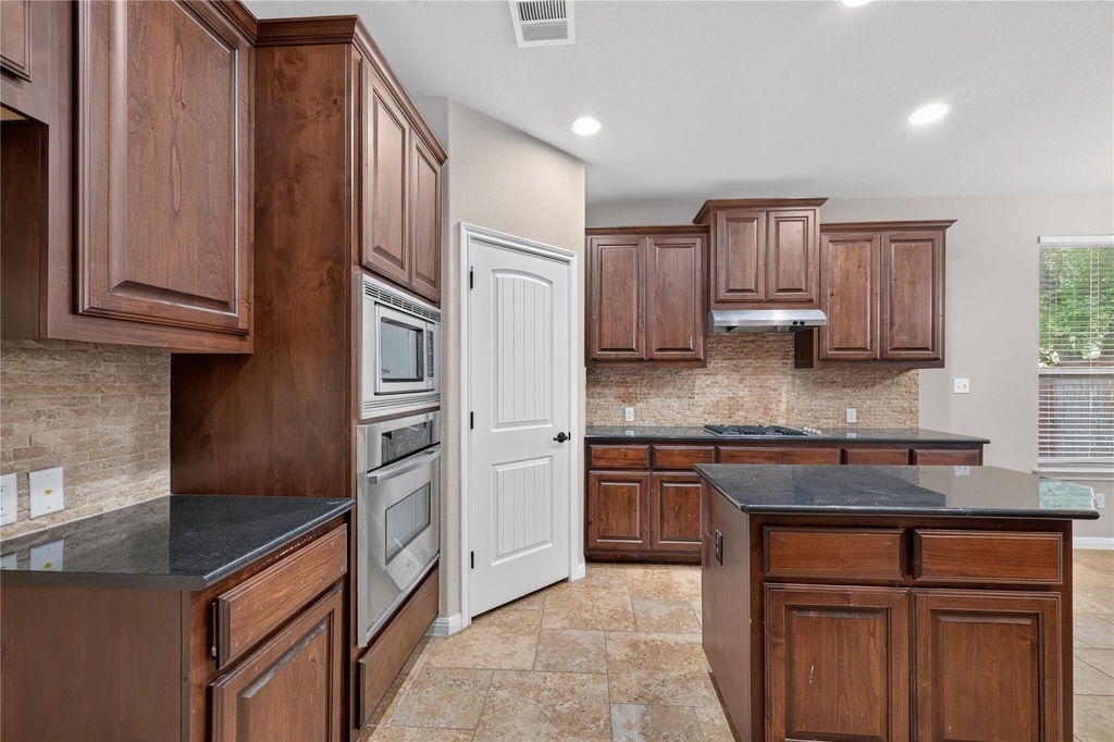 4002 Remington Rd - Photo 10