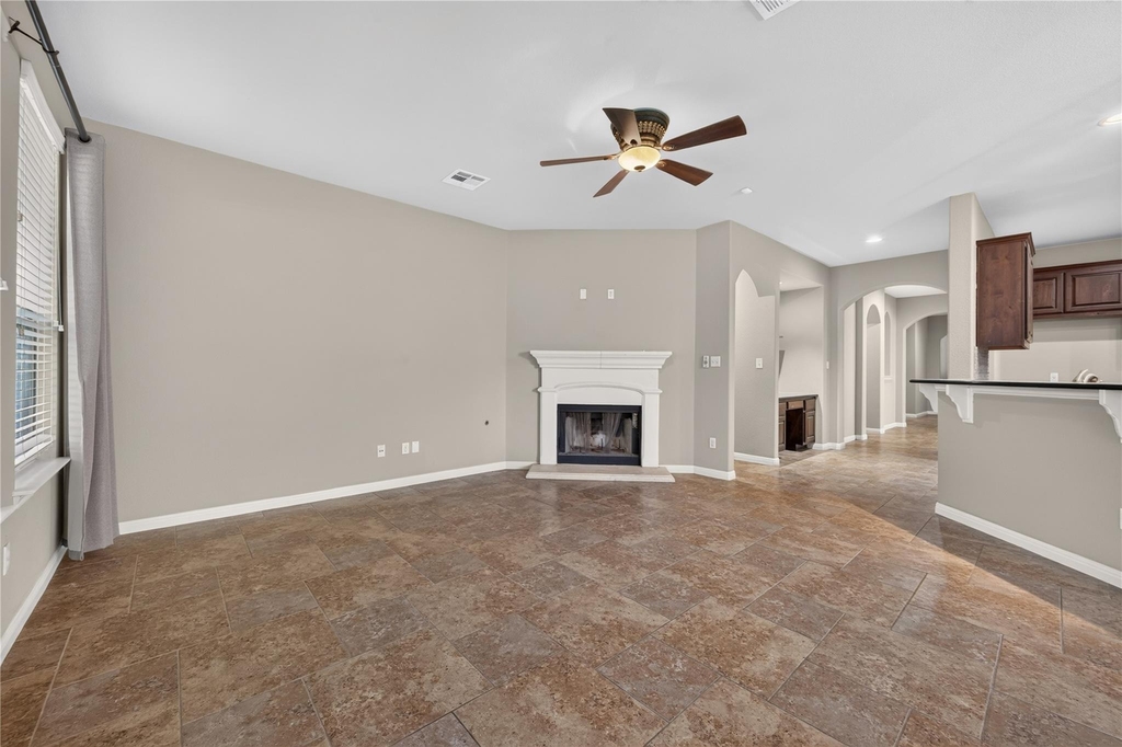 4002 Remington Rd - Photo 5