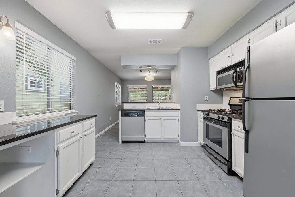 6300 Evangeline Trl - Photo 9