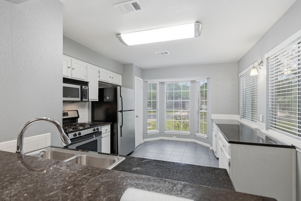 6300 Evangeline Trl - Photo 3