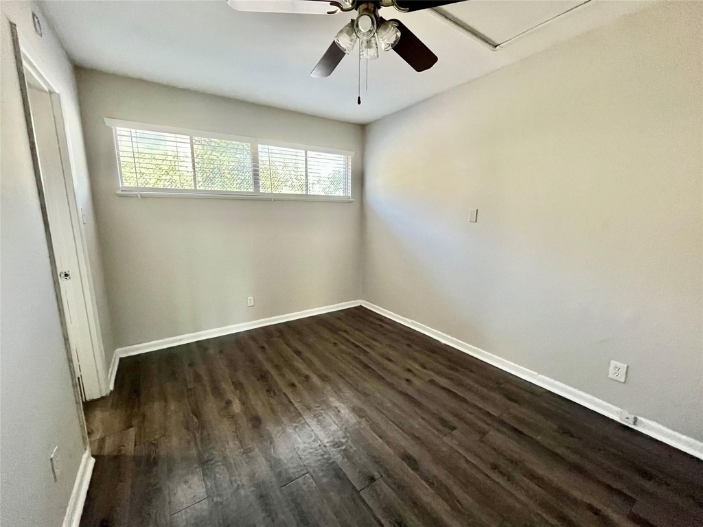 3304 Red River St - Photo 14