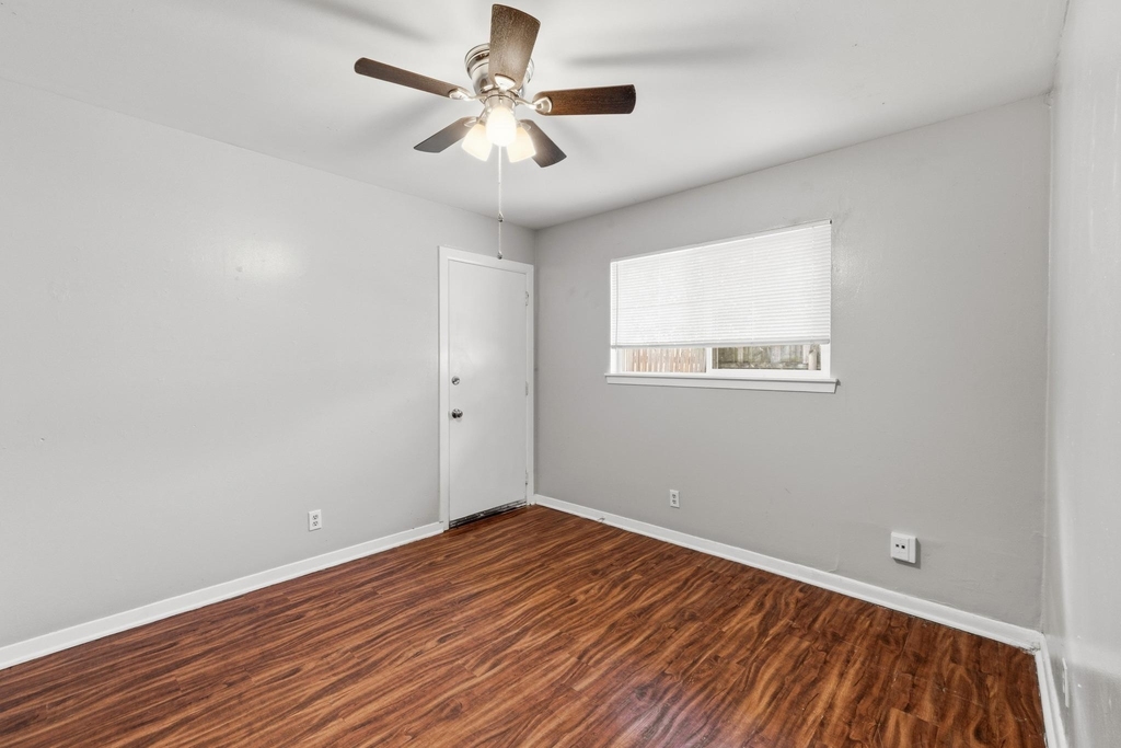 2201 Lanier Dr - Photo 16