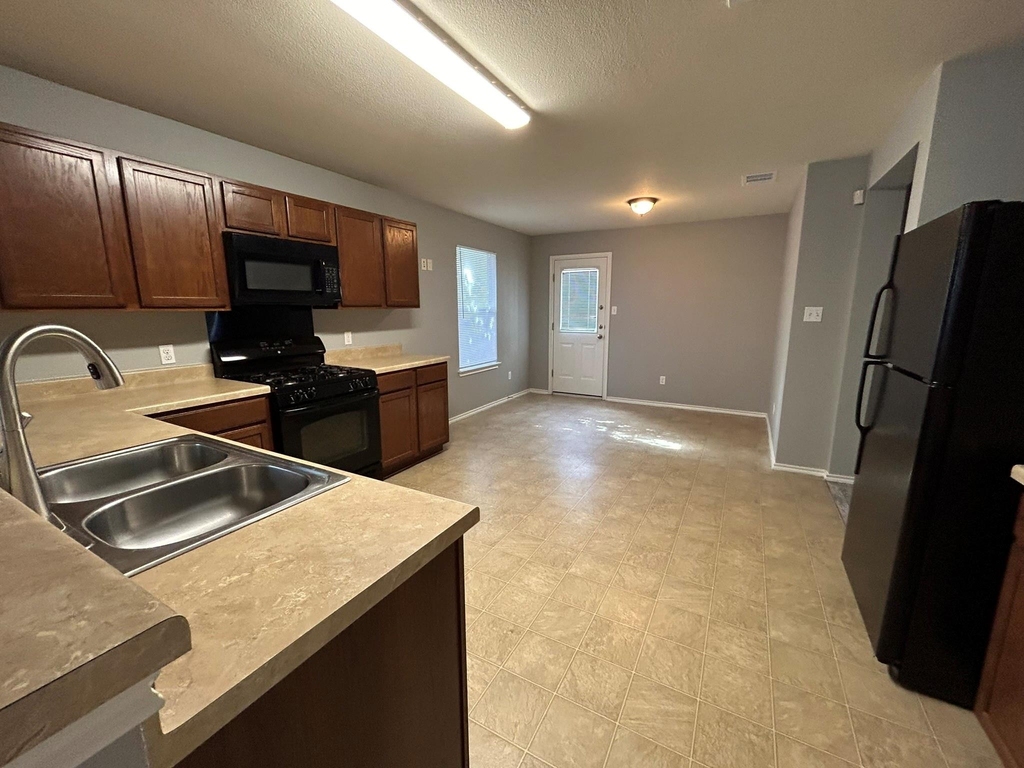 130 Quarter Ave - Photo 4