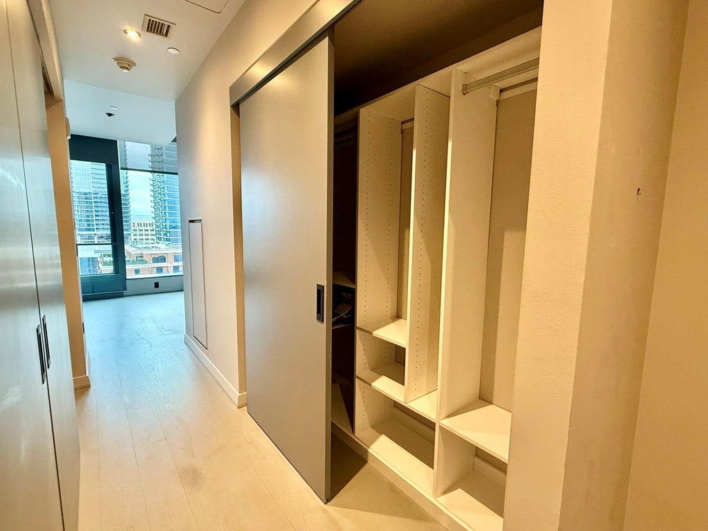 210 Lavaca St - Photo 13