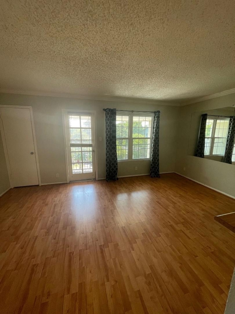 910 Duncan Ln - Photo 8