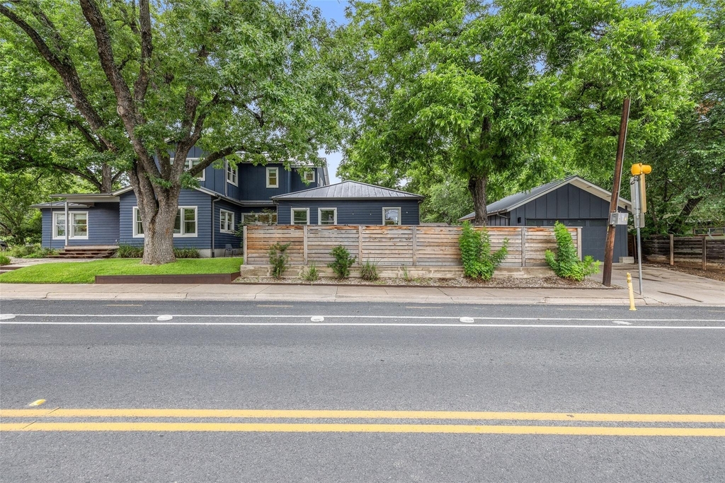 2000 Rundell Pl - Photo 2