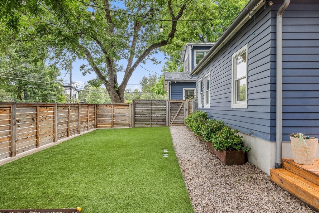 2000 Rundell Pl - Photo 36