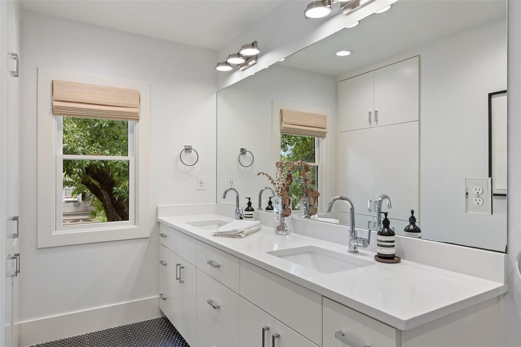 2000 Rundell Pl - Photo 26