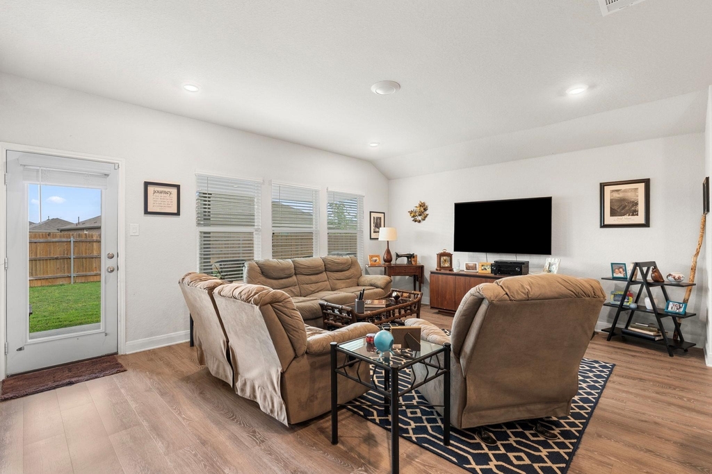 1444 Acorn Wood - Photo 7