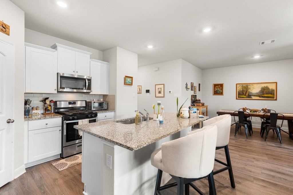 1444 Acorn Wood - Photo 2