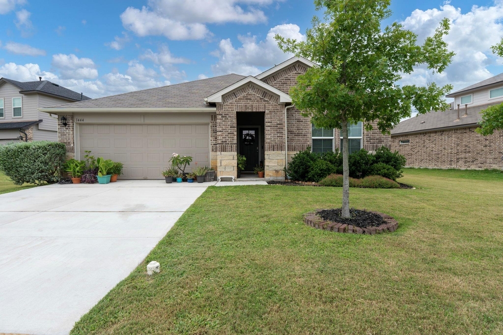 1444 Acorn Wood - Photo 0